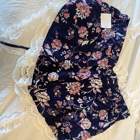 Charlotte Russe shorts - Picture 2 of 4